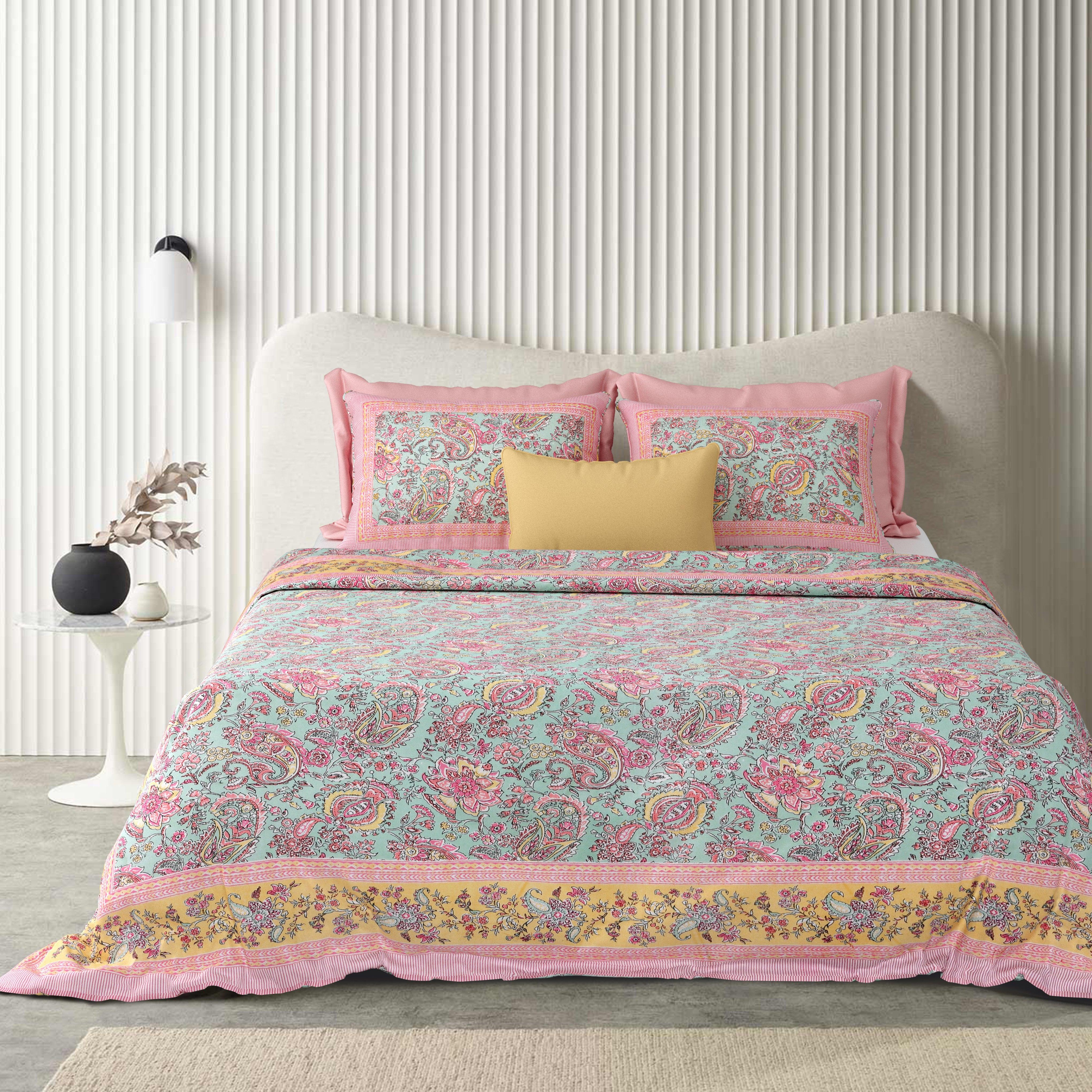Tista 310 TC Cotton Bed Sheet with 2 Pillow Covers - Printed